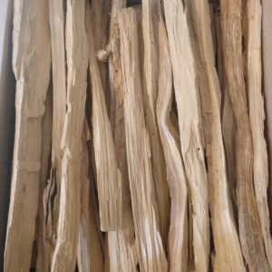 Kindling (25L, old man pine)